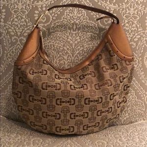 100% authentic Gucci Hobo bag almost new condition